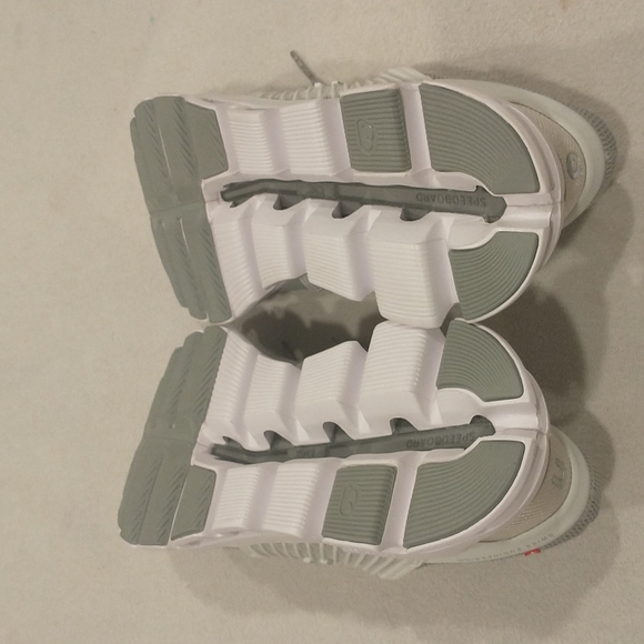 New On Cloudswift Running Shoe - Picture 4 of 4